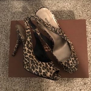 Nine West cheetah print peep toe heels (9M)
